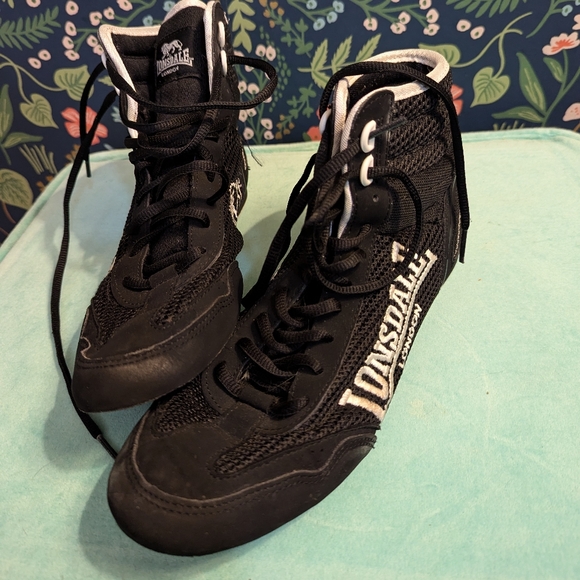 Lonsdale Boxing Boots - Picture 1 of 3